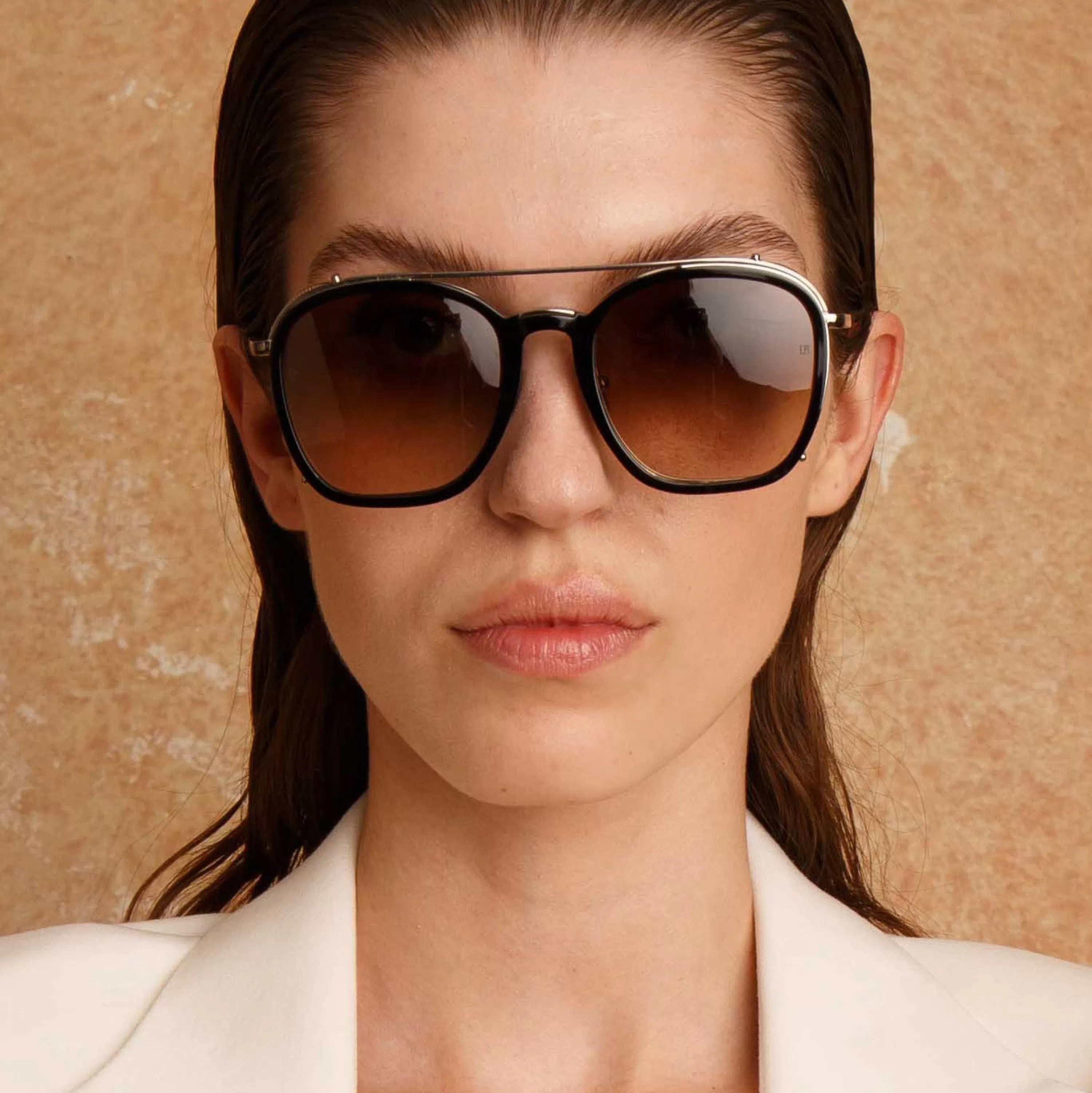 aston_square_sunglasses_in_white_gold_4.webp LINDA FARROW (U.K.) Aston Square Sunglasses in White Gold