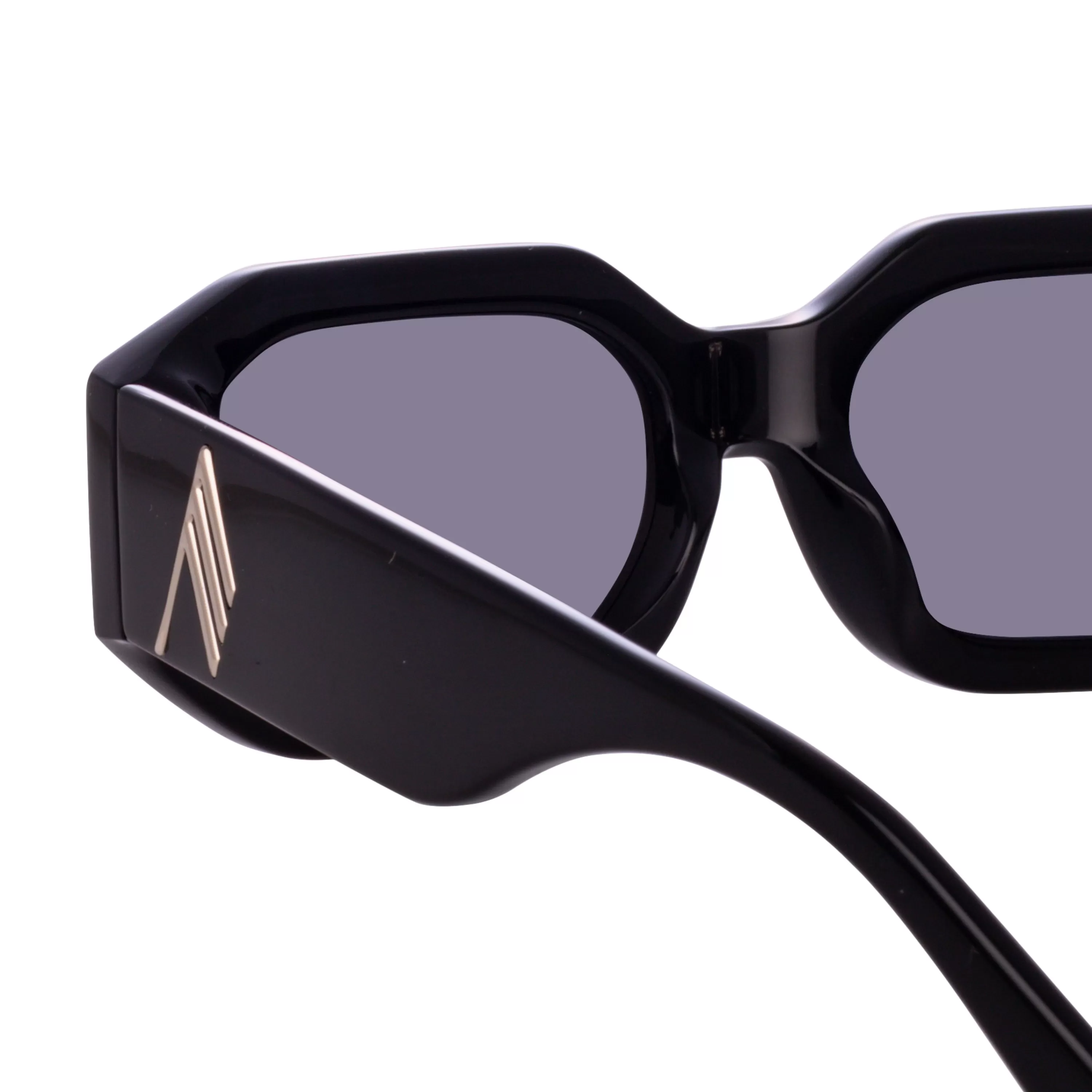 blake_angular_sunglasses_in_black_4.webp LINDA FARROW (U.K.) Blake Angular Sunglasses in Black