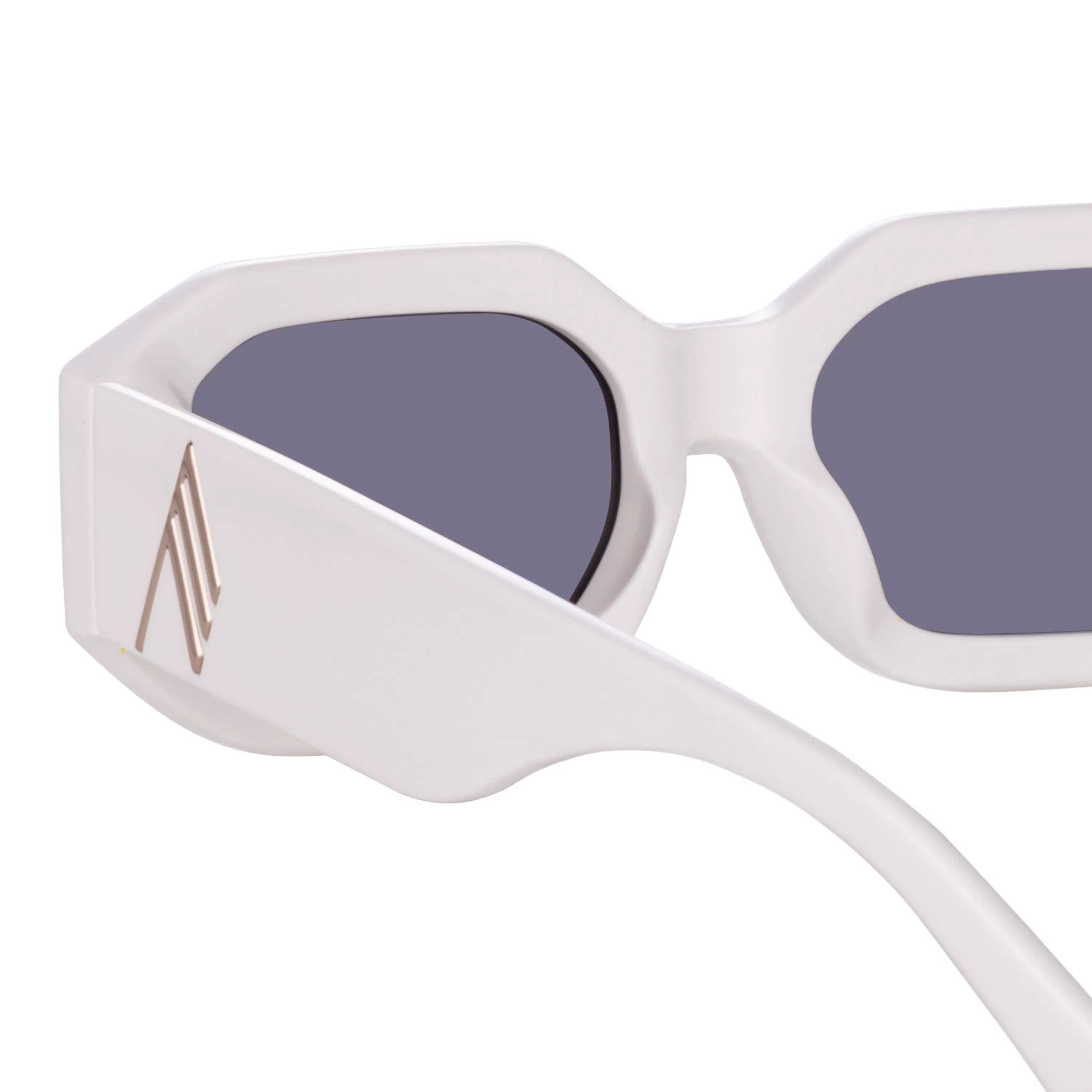 blake_angular_sunglasses_in_white_4.webp LINDA FARROW (U.K.) Blake Angular Sunglasses in White