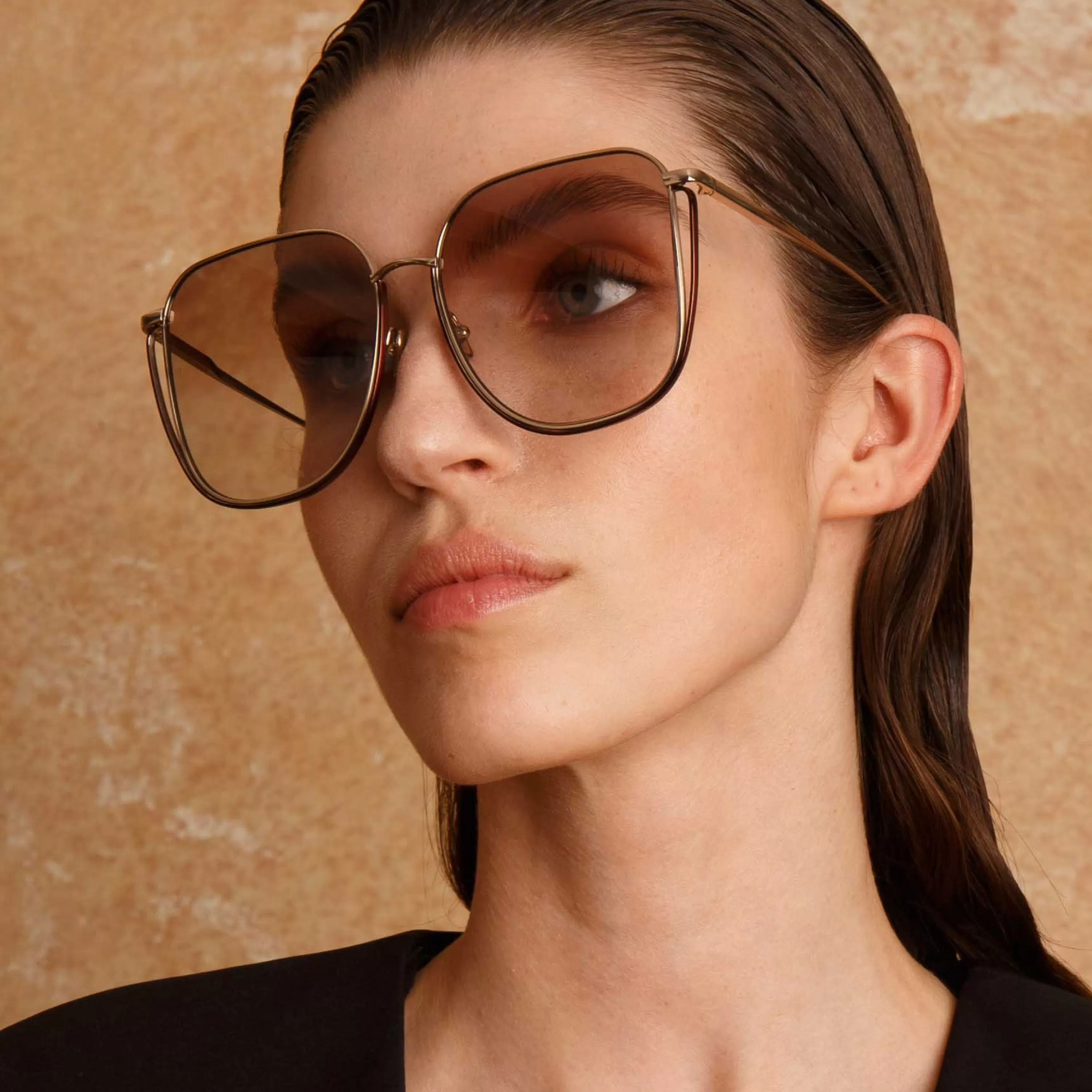 camry_oversized_sunglasses_in_yellow_gold_4.webp LINDA FARROW (U.K.) Camry Oversized Sunglasses in Yellow Gold