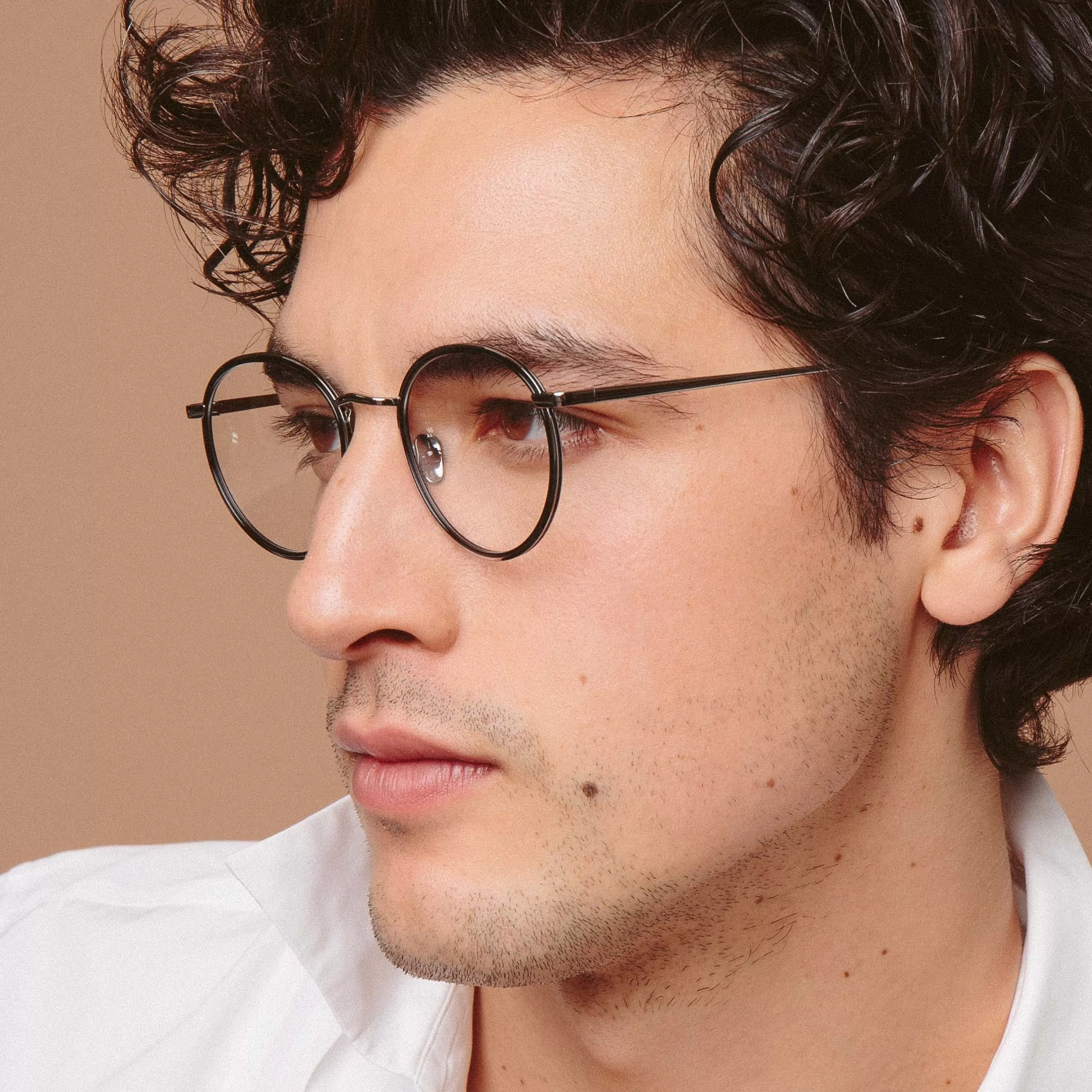LINDA FARROW (U.K.) Comer Optical Oval Frame in White Gold