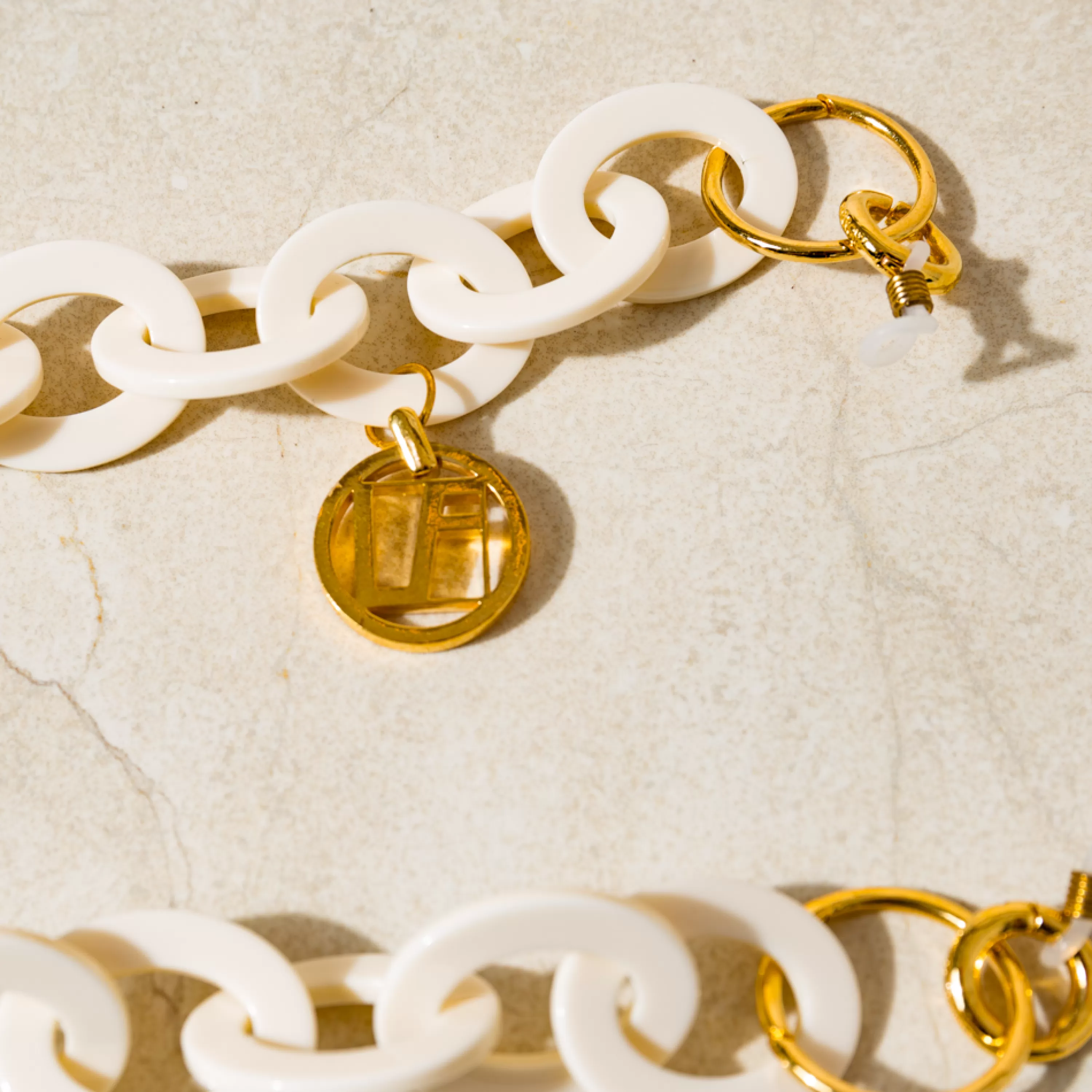 cream_oval_link_acetate_chain_0.webp Linda Farrow Cream Oval Link Acetate Chain