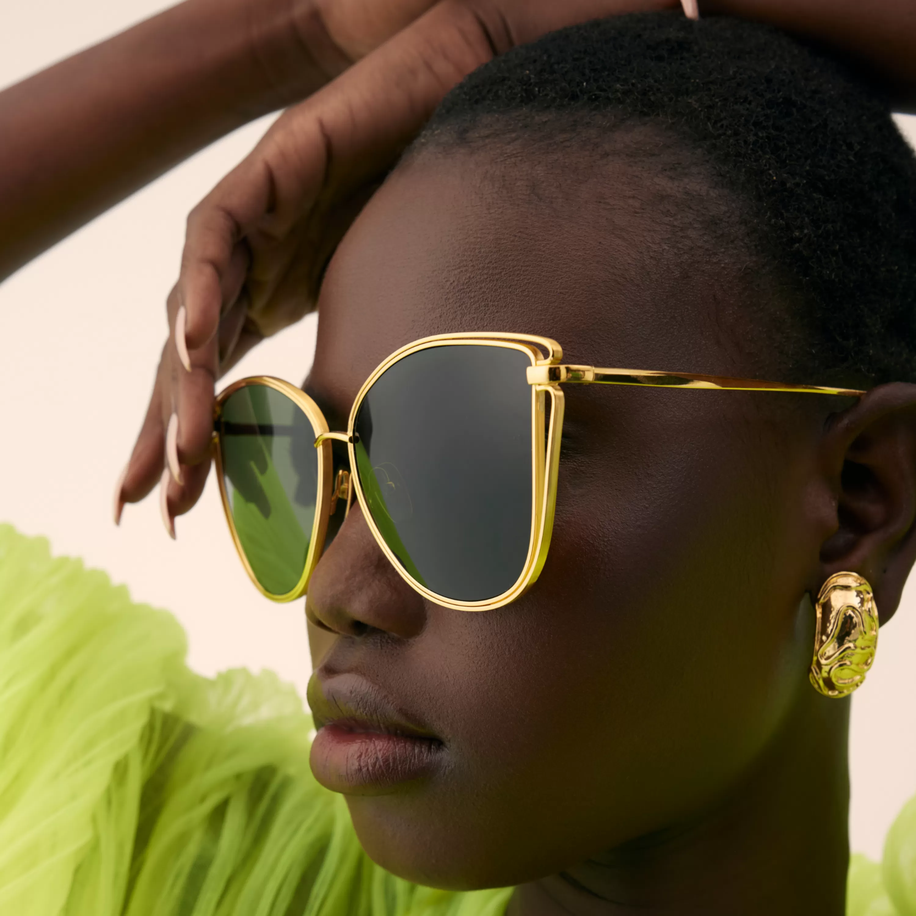 dinah_cat_eye_sunglasses_in_yellow_gold_5.webp Women LINDA FARROW (U.K.) Dinah Cat Eye Sunglasses in Yellow Gold