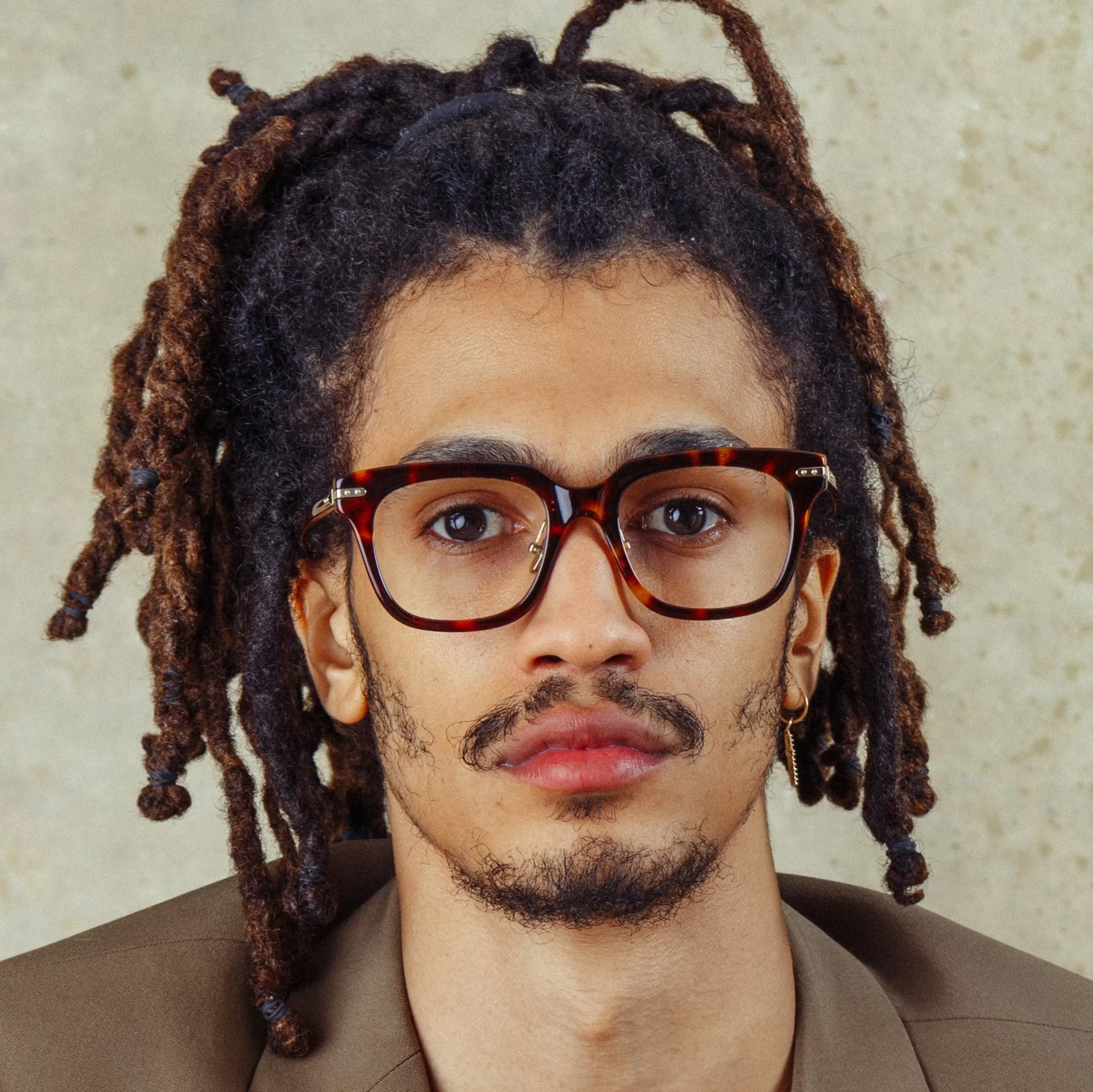 empire_optical_dframe_in_tortoiseshell_mens_4.webp Linda Farrow Linear Empire Optical D-Frame in Tortoiseshell (Men's)