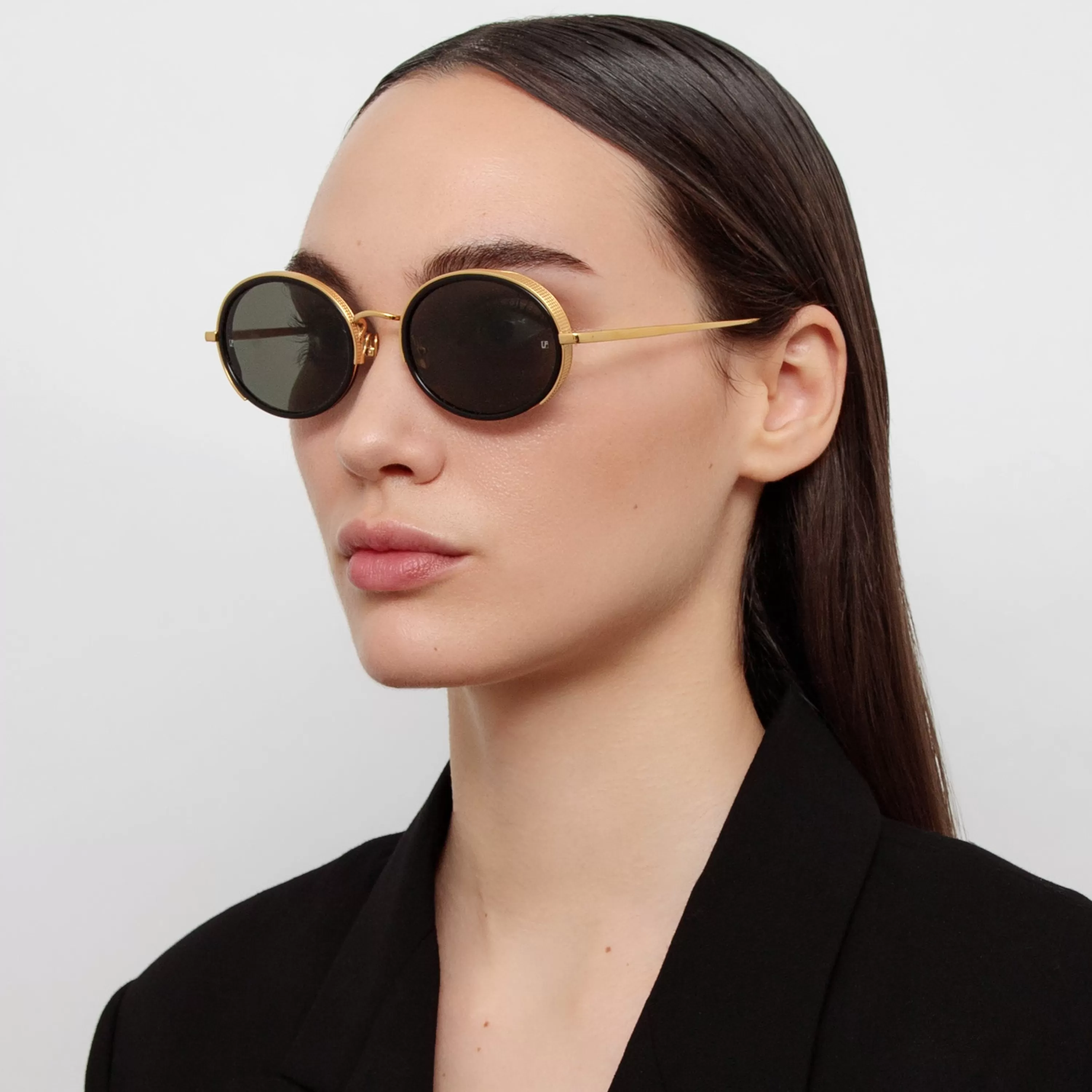 finn_oval_sunglasses_in_yellow_gold_0.webp Women LINDA FARROW (U.K.) Finn Oval Sunglasses in Yellow Gold