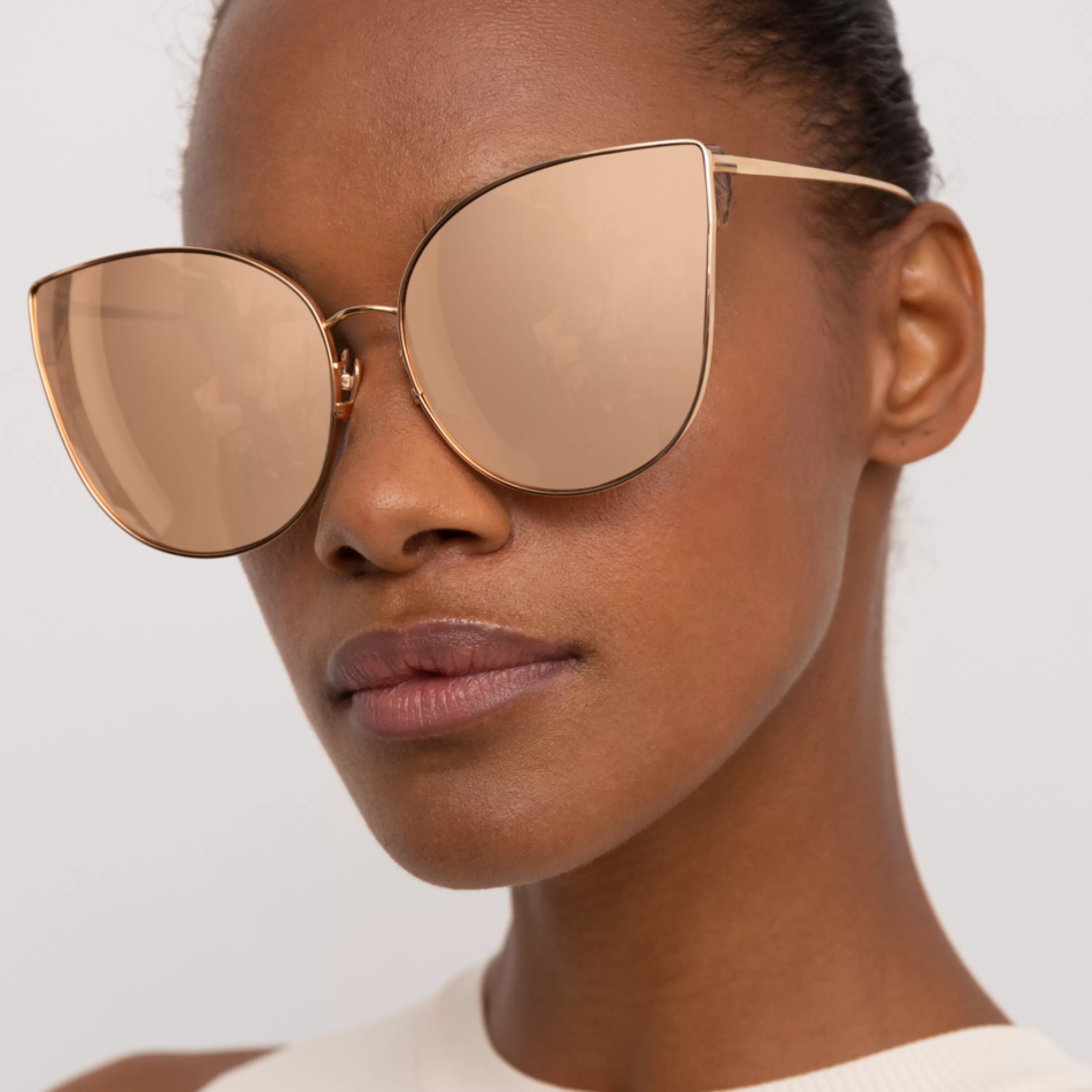 flyer_cat_eye_sunglasses_in_yellow_gold_4.webp Linda Farrow Flyer Cat Eye Sunglasses in Yellow Gold