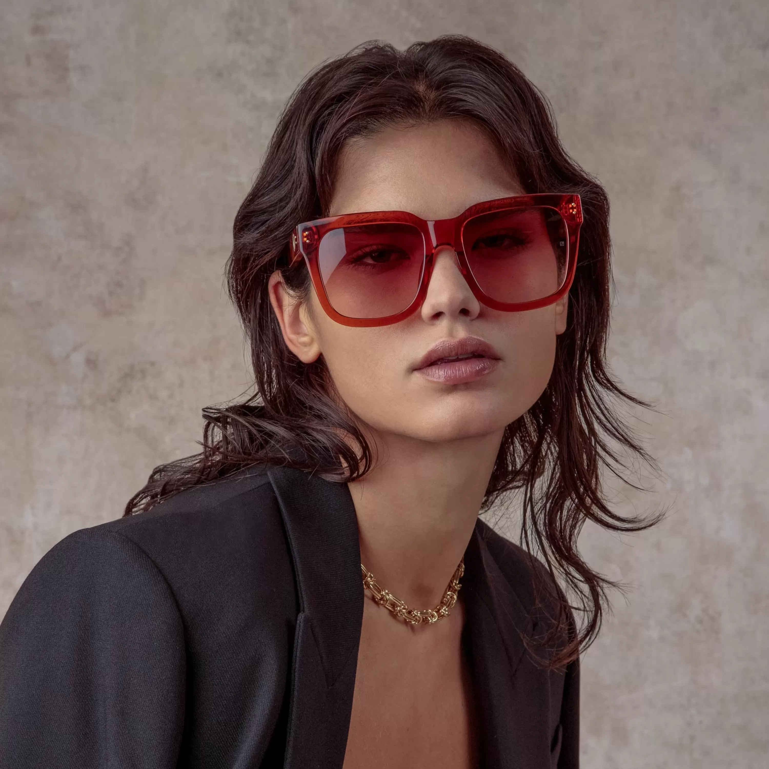 freya_square_sunglasses_in_amber_4.webp Women LINDA FARROW (U.K.) Freya Square Sunglasses in Amber