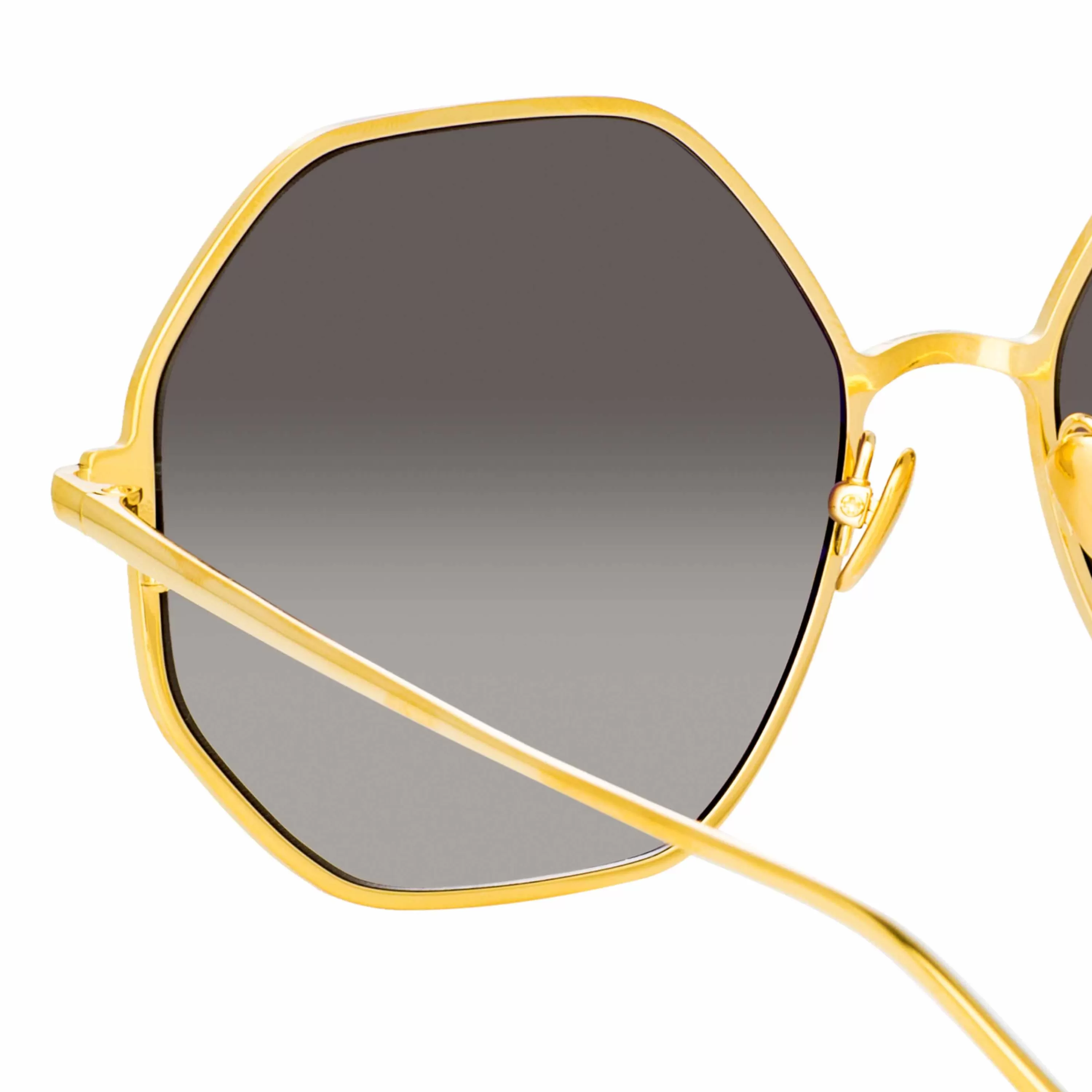 leif_oversized_sunglasses_in_yellow_gold_and_black_2.webp LINDA FARROW (U.K.) Leif Oversized Sunglasses in Yellow Gold and Black
