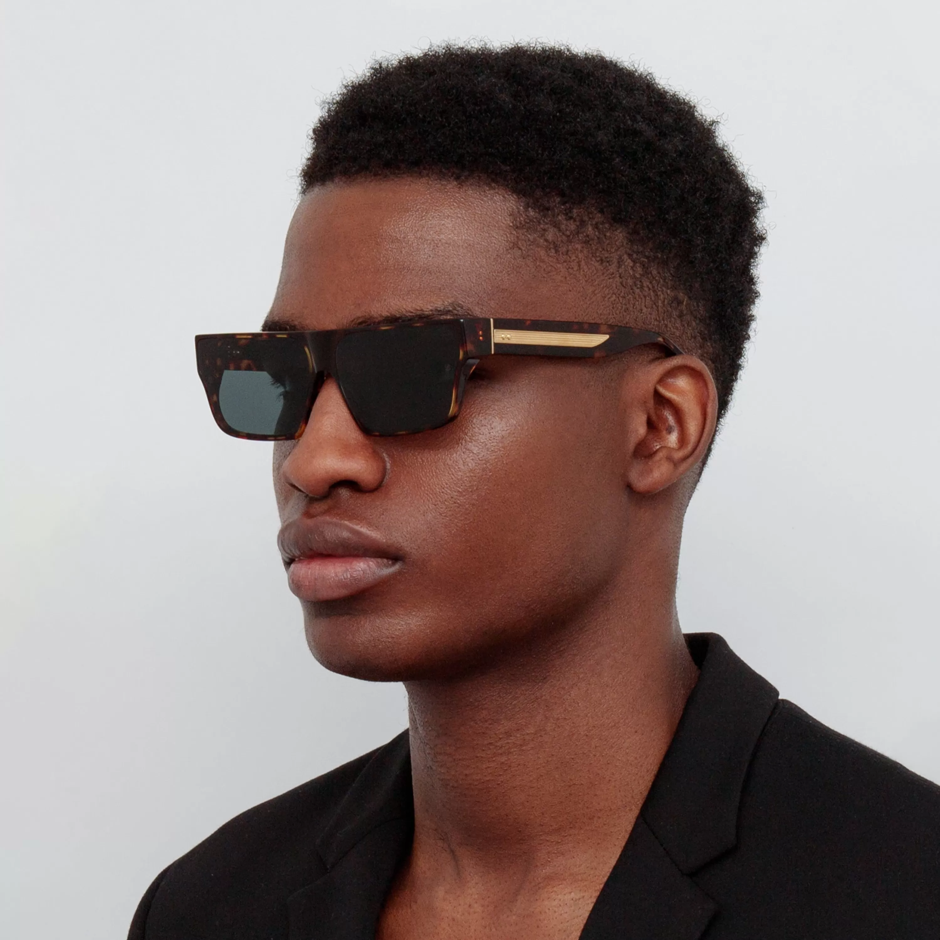 LINDA FARROW (U.K.) Men's Brady Flat Top Sunglasses in Tortoiseshell