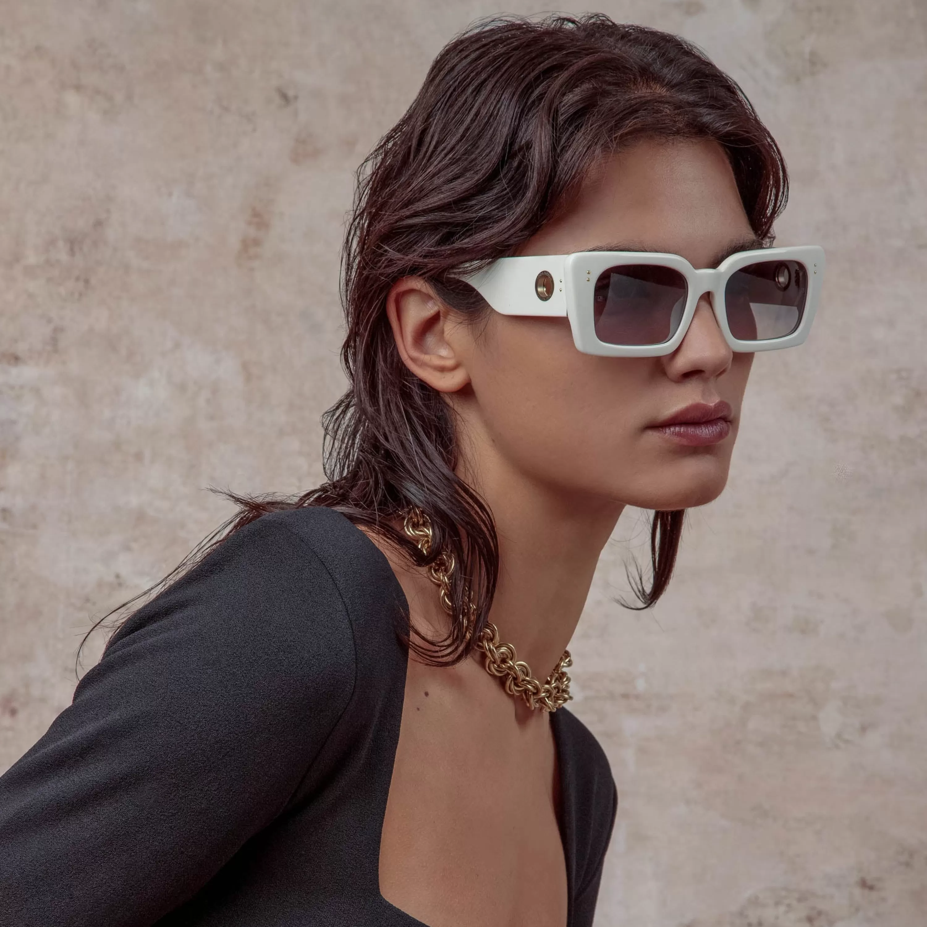 nieve_rectangular_sunglasses_in_white_5.webp Women LINDA FARROW (U.K.) Nieve Rectangular Sunglasses in White