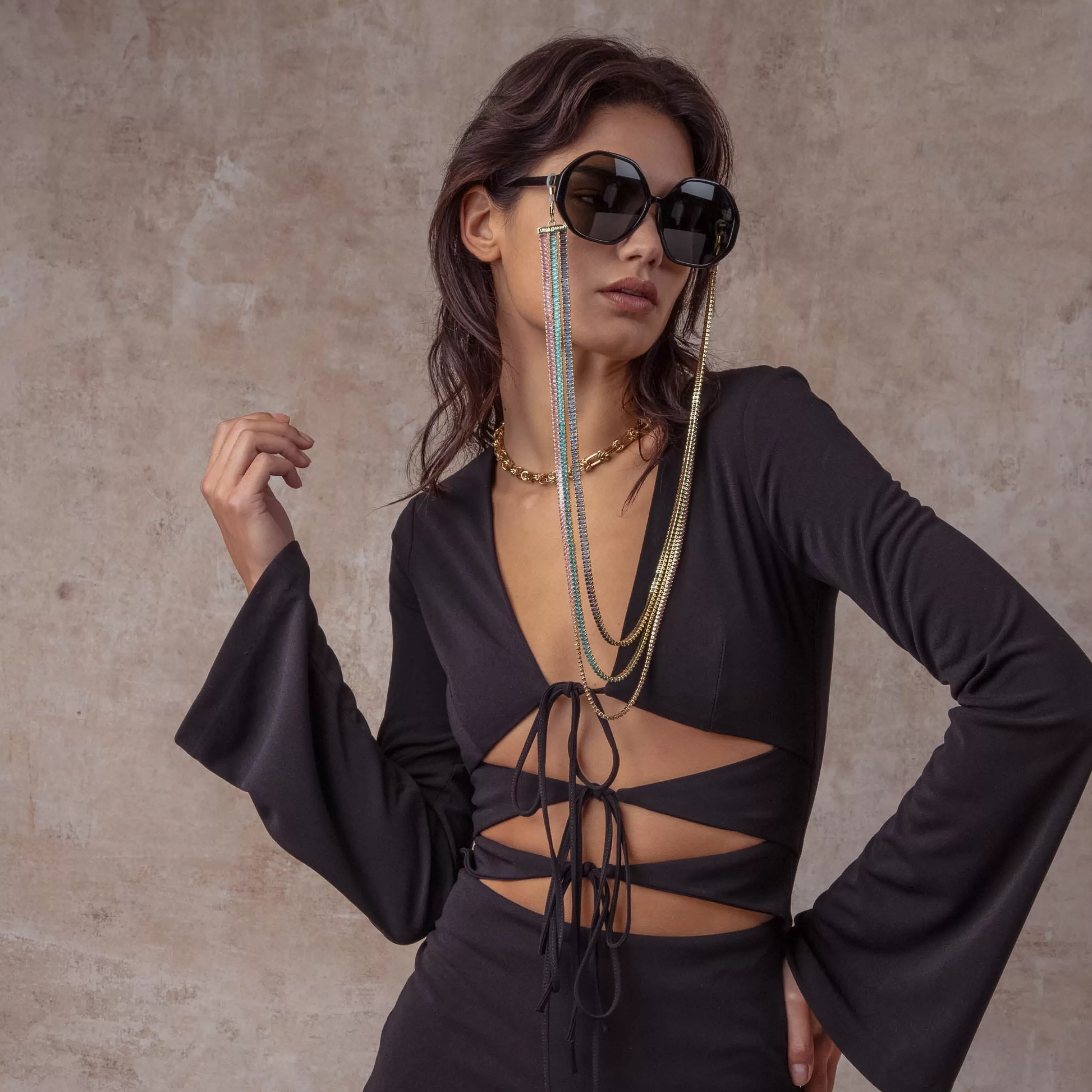 paloma_hexagon_sunglasses_in_black_4.webp Women LINDA FARROW (U.K.) Paloma Hexagon Sunglasses in Black