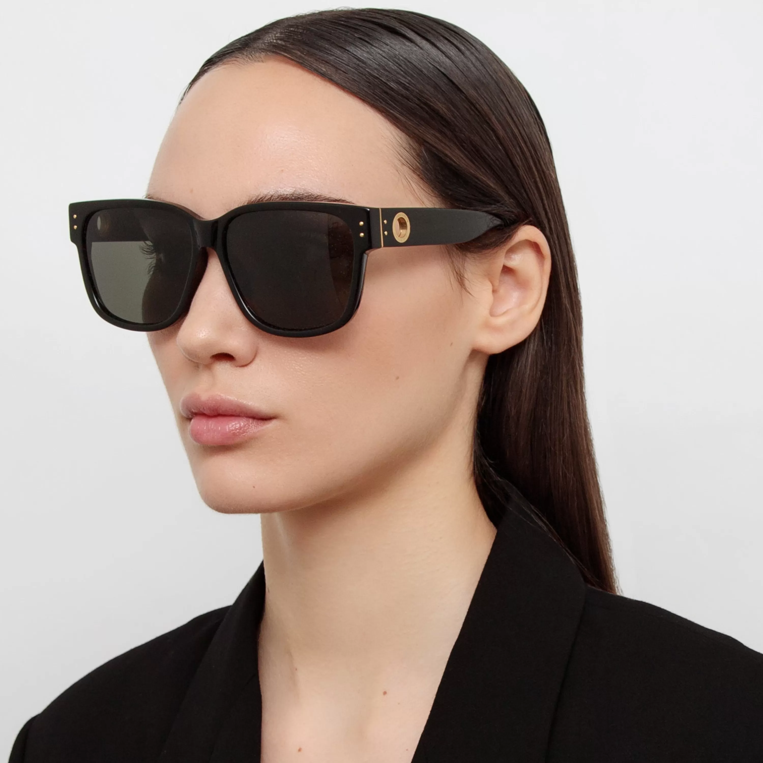 Women Linda Farrow Perry D-Frame Sunglasses in Black