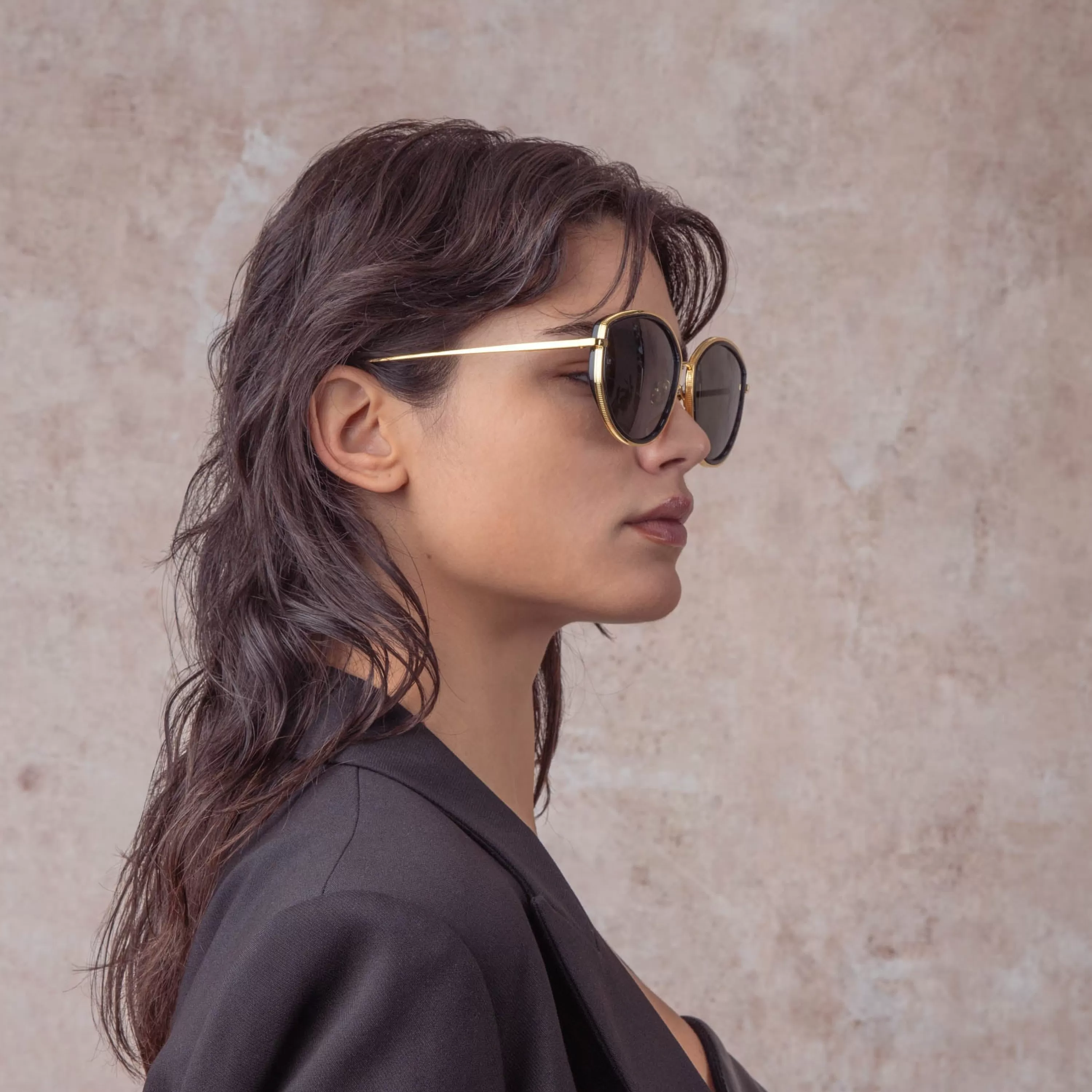 samara_cat_eye_sunglasses_in_yellow_gold_5.webp Women LINDA FARROW (U.K.) Samara Cat Eye Sunglasses in Yellow Gold