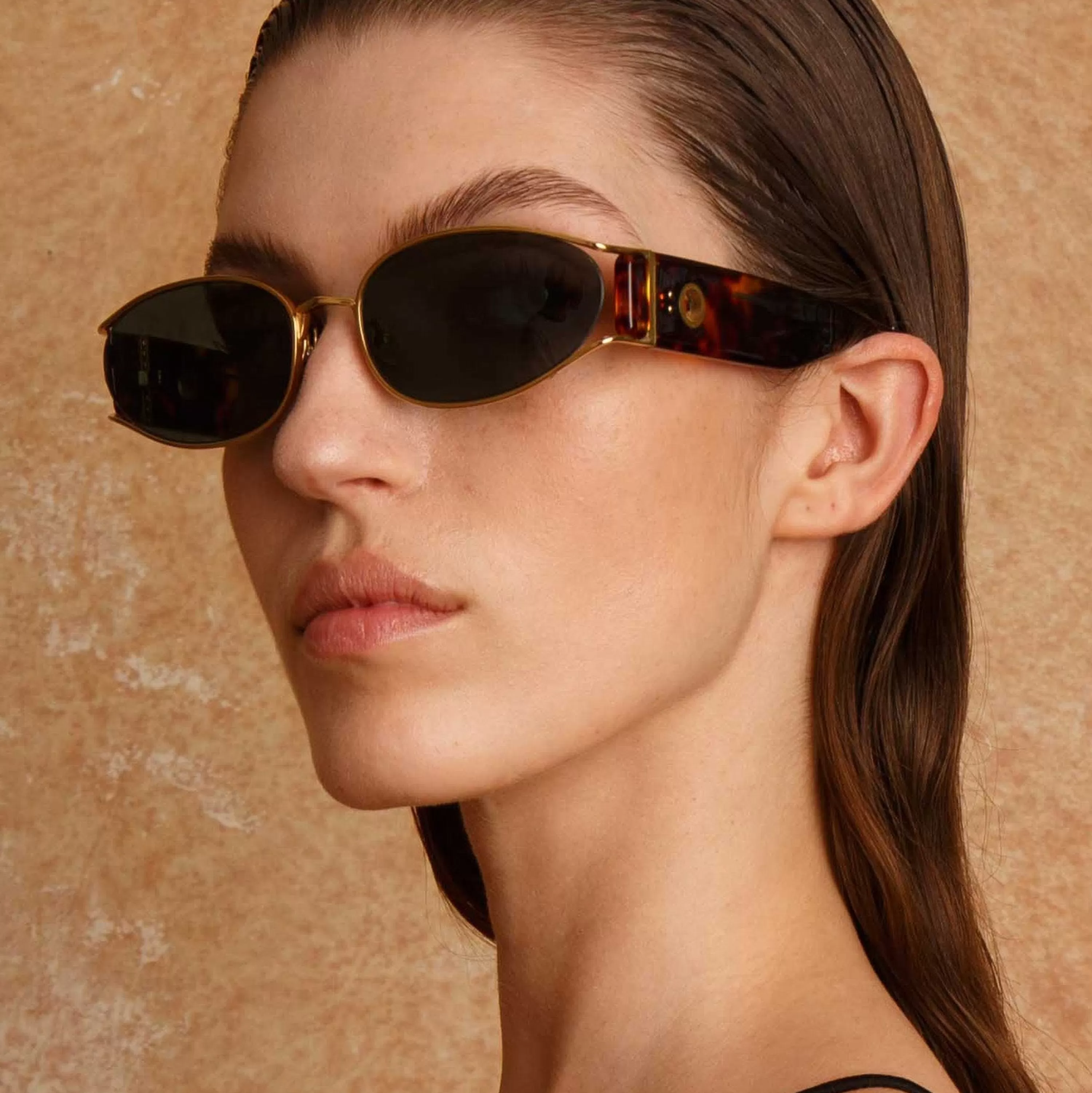 shelby_cat_eye_sunglasses_in_tortoiseshell_6.webp Women LINDA FARROW (U.K.) Shelby Cat Eye Sunglasses in Tortoiseshell