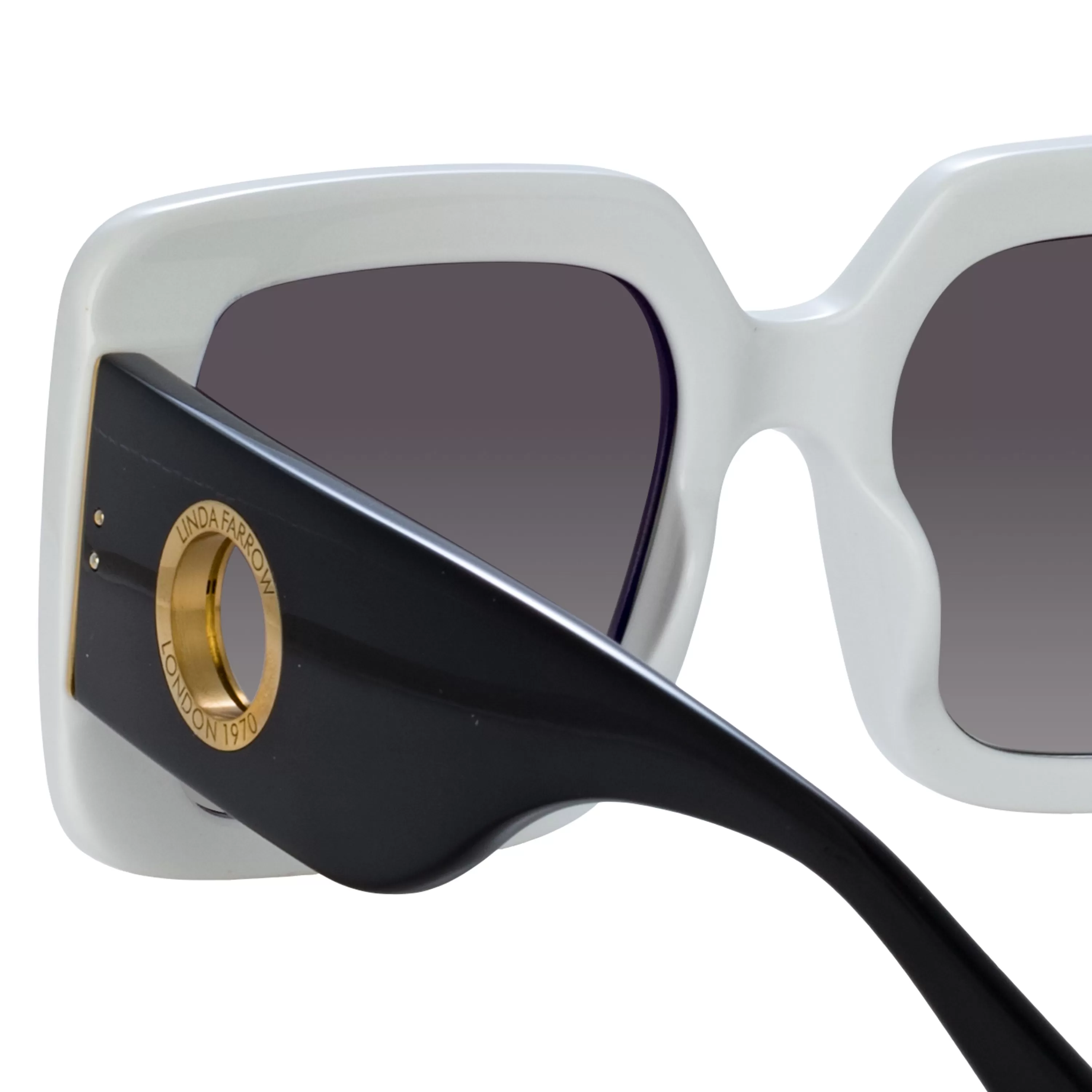 shelly_oversize_sunglasses_in_white_4.webp Women LINDA FARROW (U.K.) Shelly Oversize Sunglasses in White