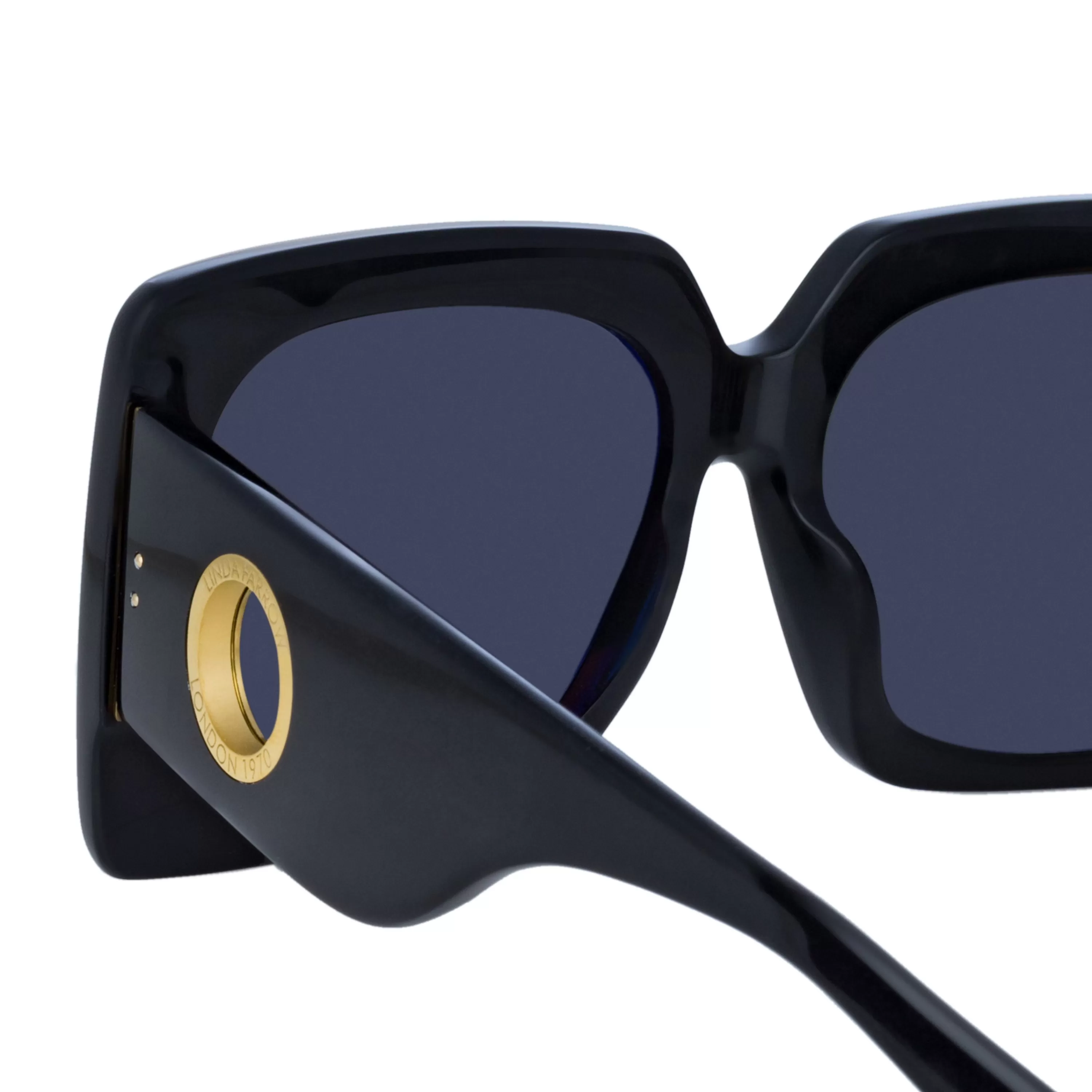 sierra_oversized_sunglasses_in_black_3.webp Women LINDA FARROW (U.K.) Sierra Oversized Sunglasses in Black