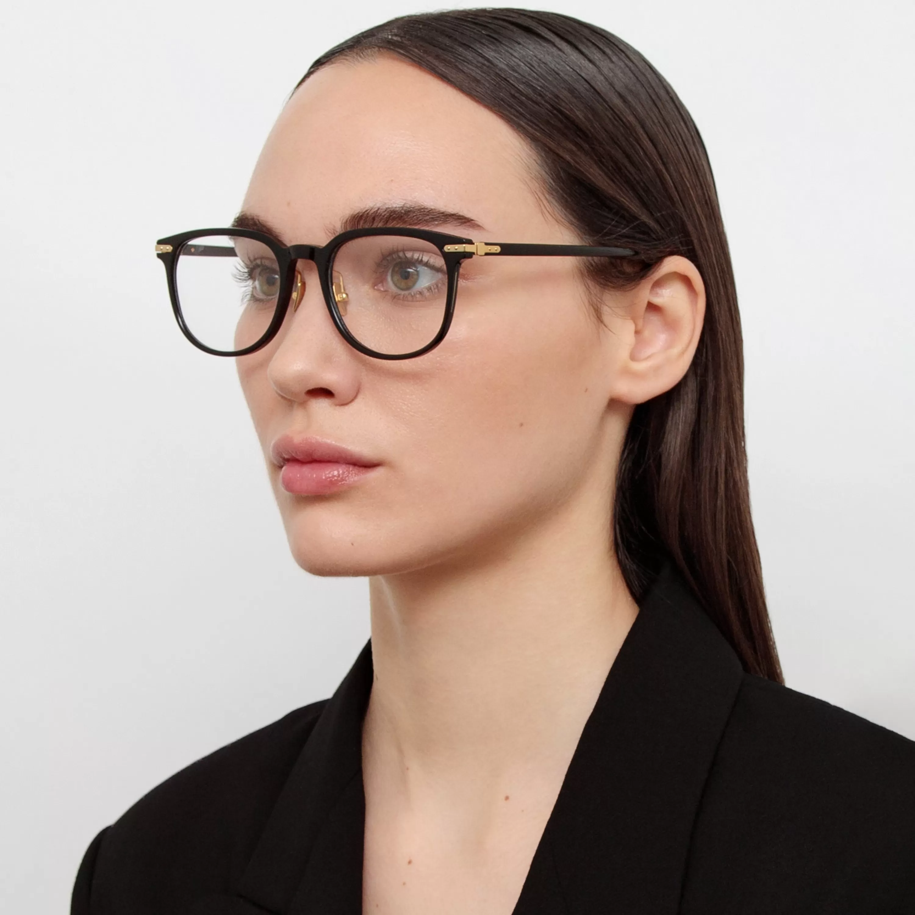 LINDA FARROW (U.K.) Sullivan Optical D-Frame in Black (Asian Fit)