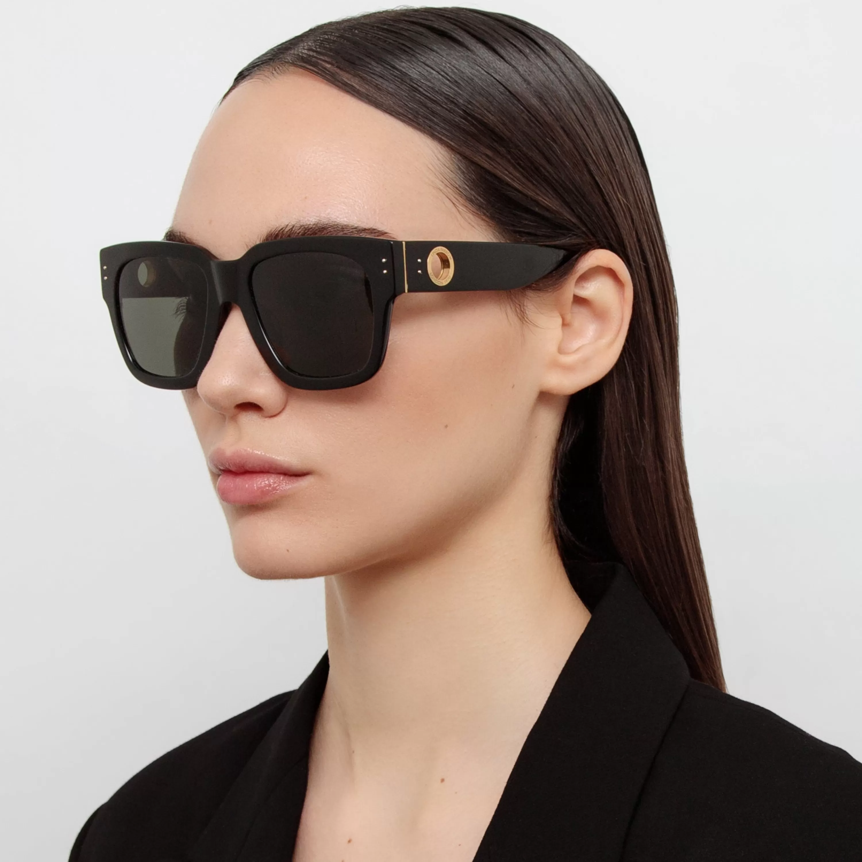 Women Linda Farrow The Amber | D-Frame Sunglasses in Black (C1)