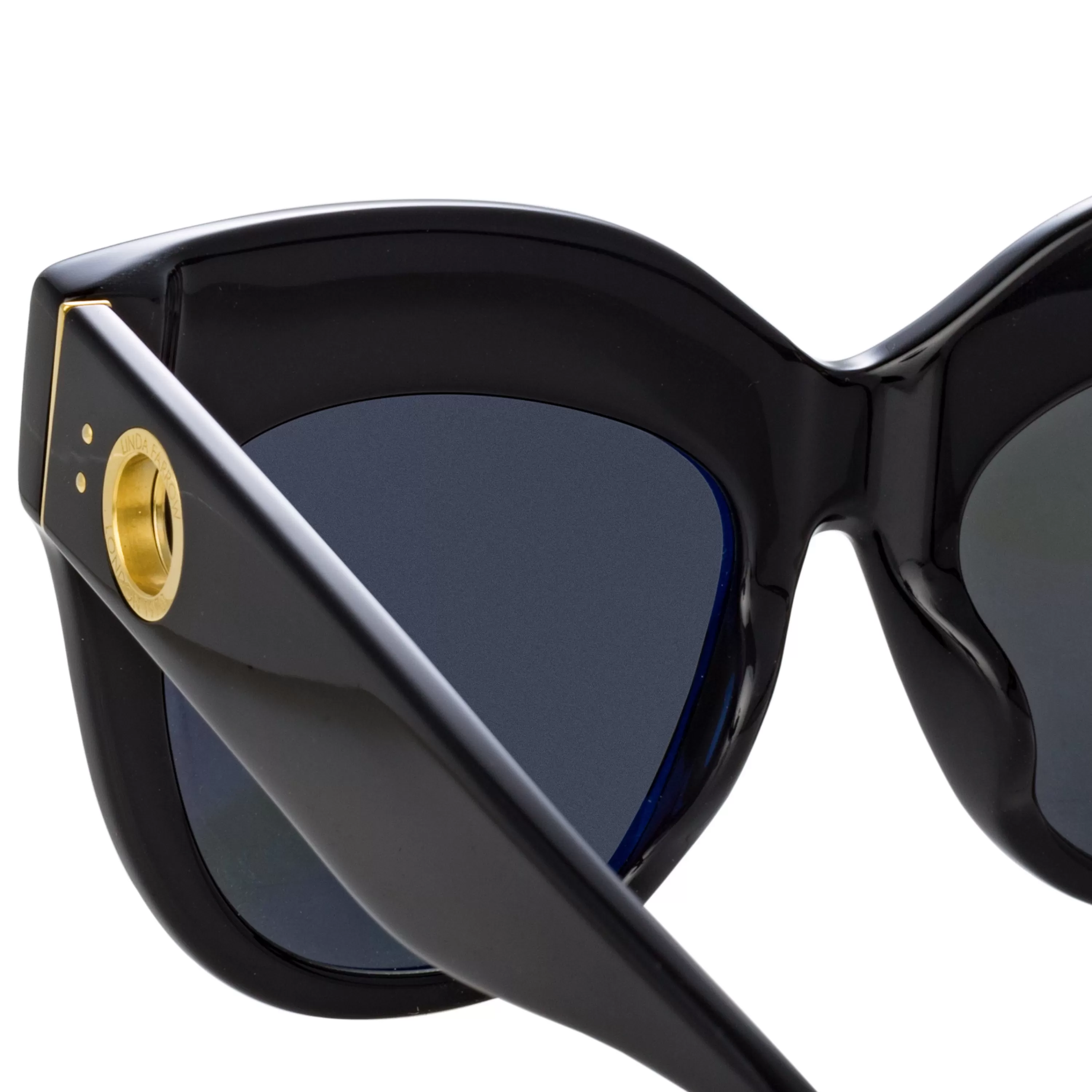 the_dunaway__oversized_sunglasses_in_black_frame_c_4.webp Linda Farrow The Dunaway | Oversized Sunglasses in Black Frame (C1)