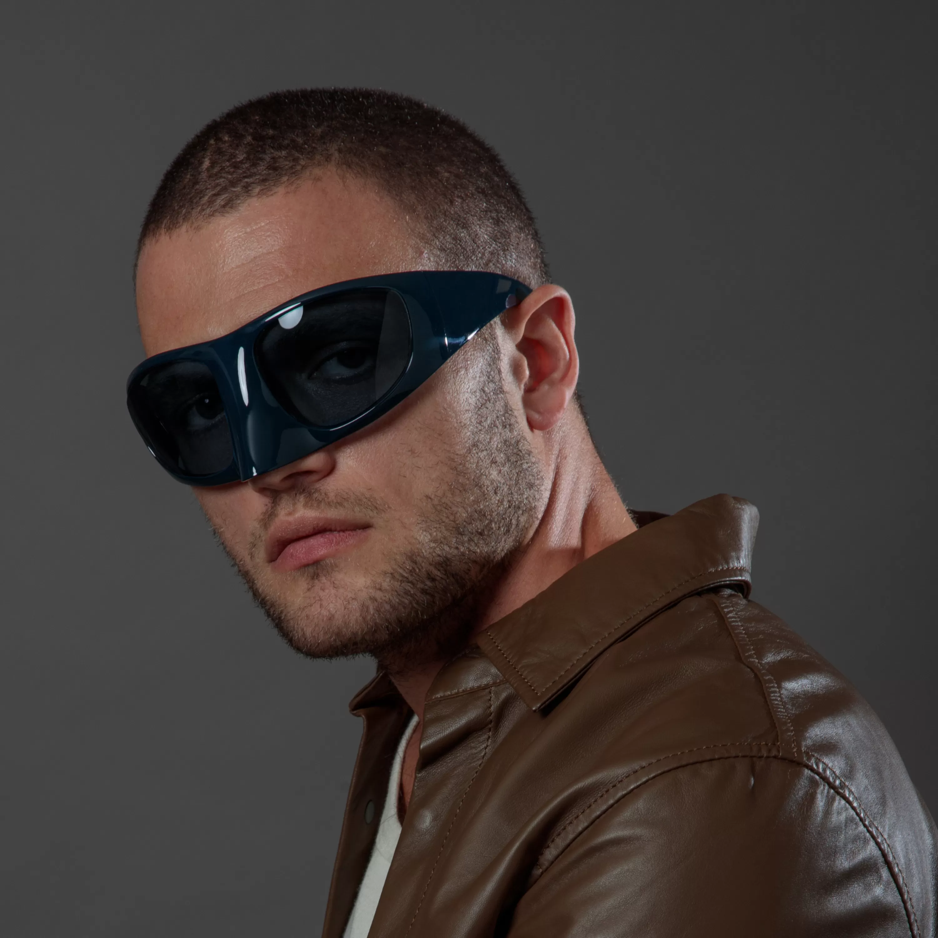 the_mask_sunglasses_in_blue_5.webp LINDA FARROW UK The Mask Sunglasses in Blue