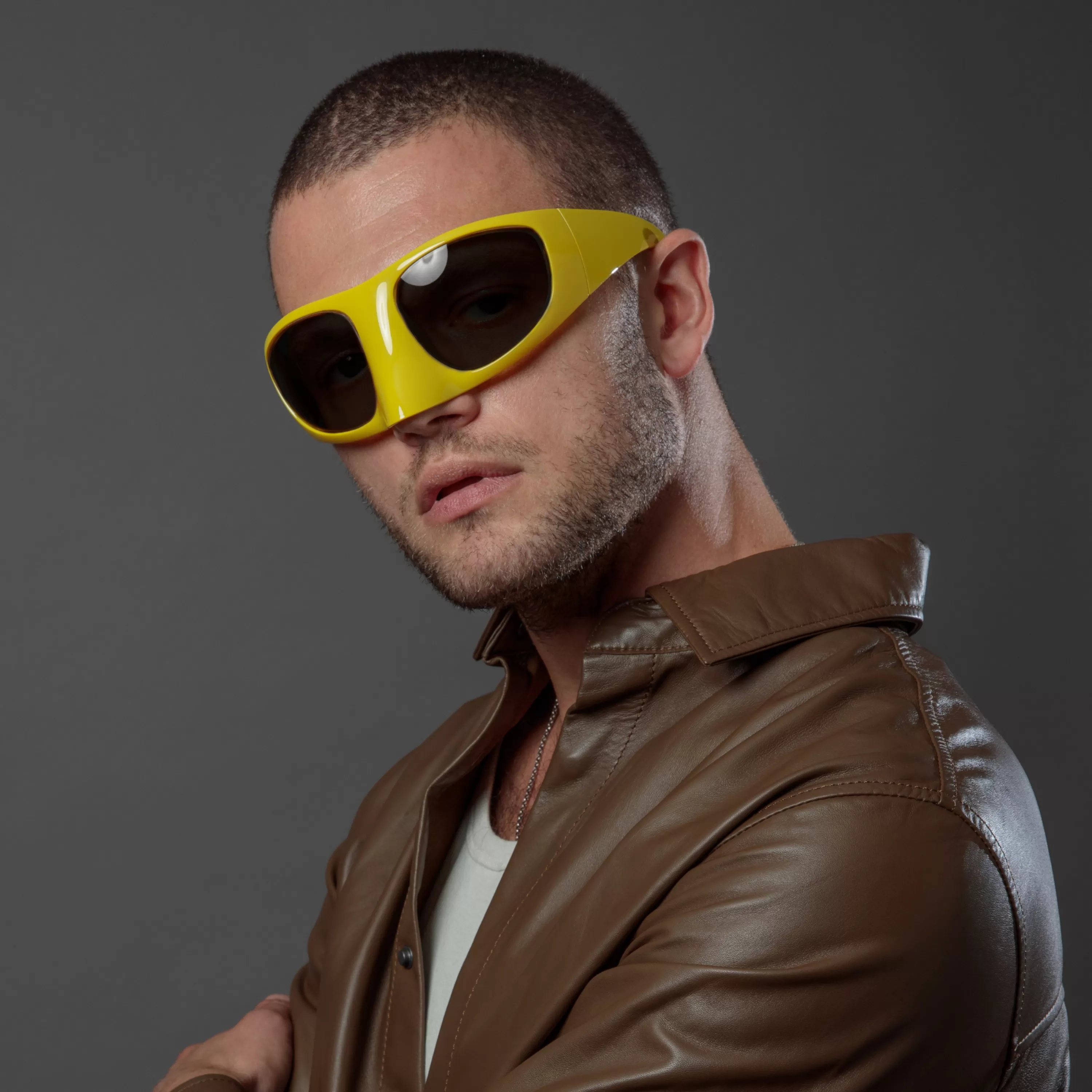 the_mask_sunglasses_in_yellow_4.webp LINDA FARROW UK The Mask Sunglasses in Yellow