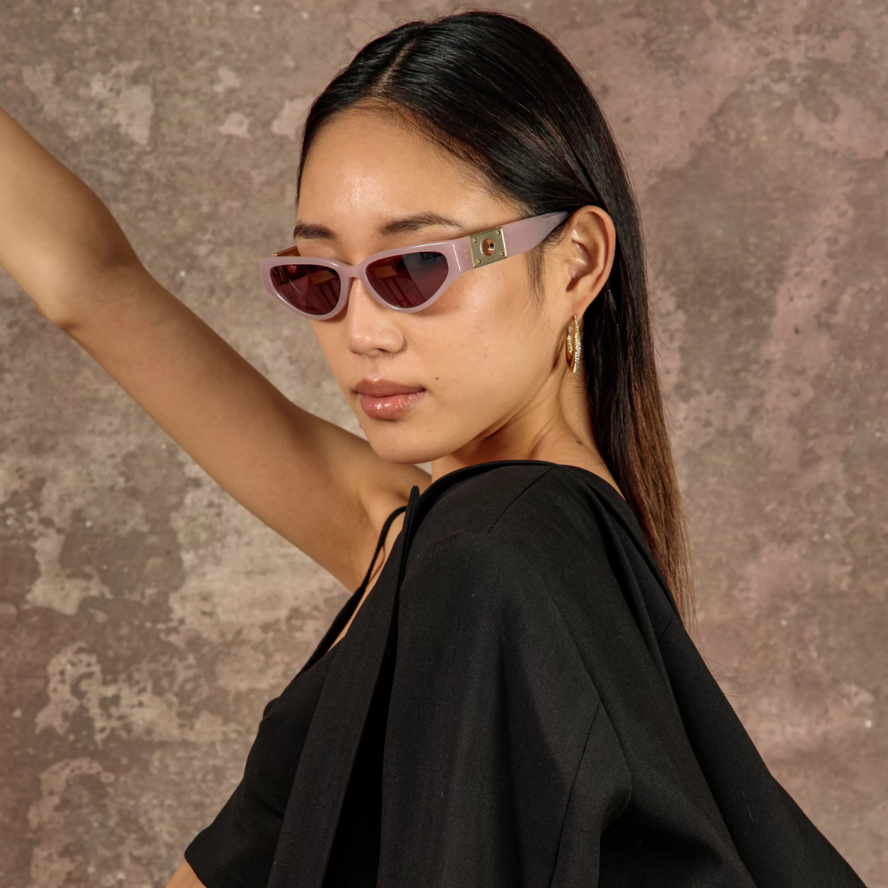 tomie_cat_eye_sunglasses_in_lilac_4.webp Women LINDA FARROW (U.K.) Tomie Cat Eye Sunglasses in Lilac