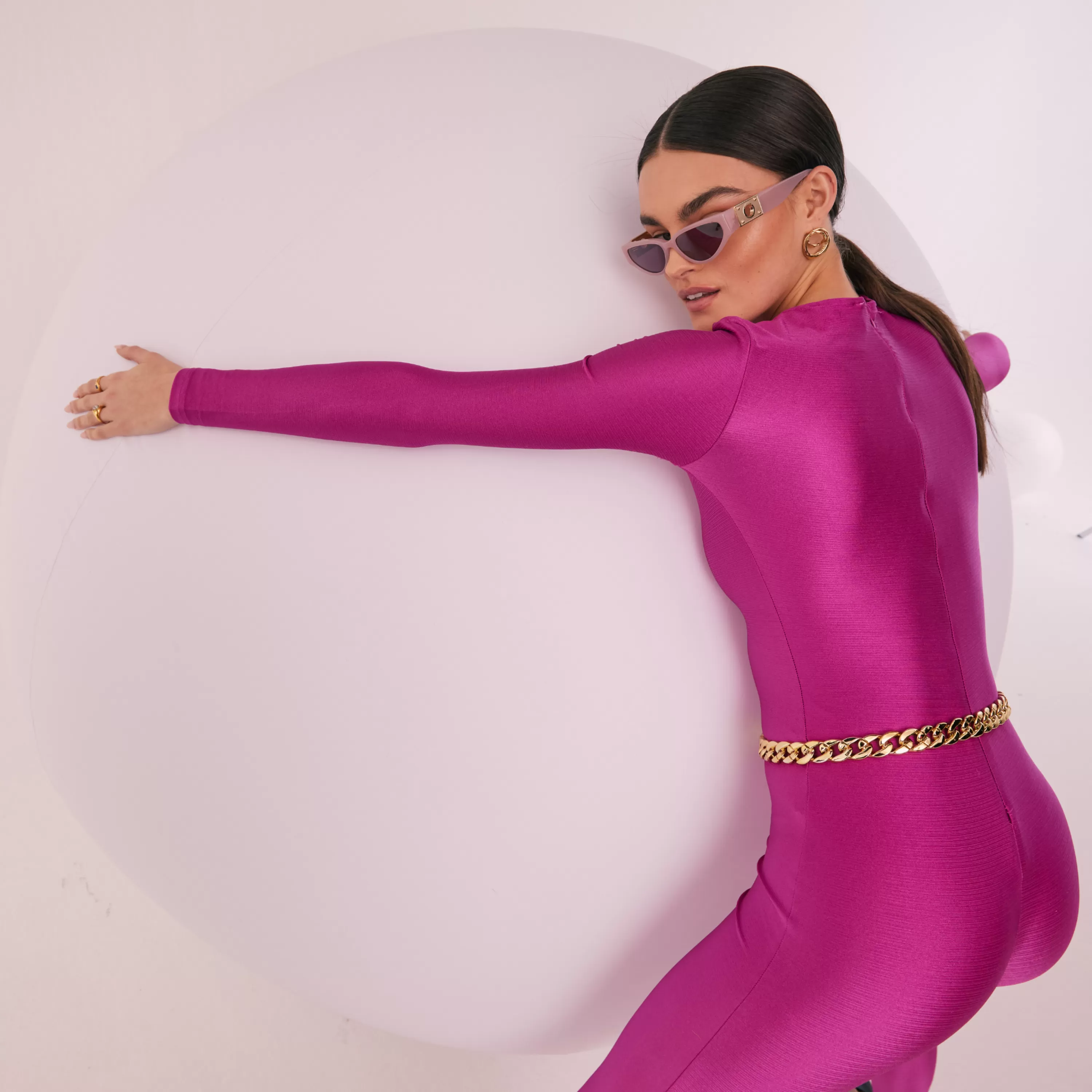 tomie_cat_eye_sunglasses_in_lilac_6.webp Women LINDA FARROW (U.K.) Tomie Cat Eye Sunglasses in Lilac